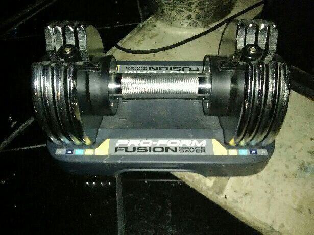 50 LB DUMBBELL/PRO-FORM FUSION SPACE SAVER