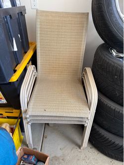 6 outdoor chairs (Free)