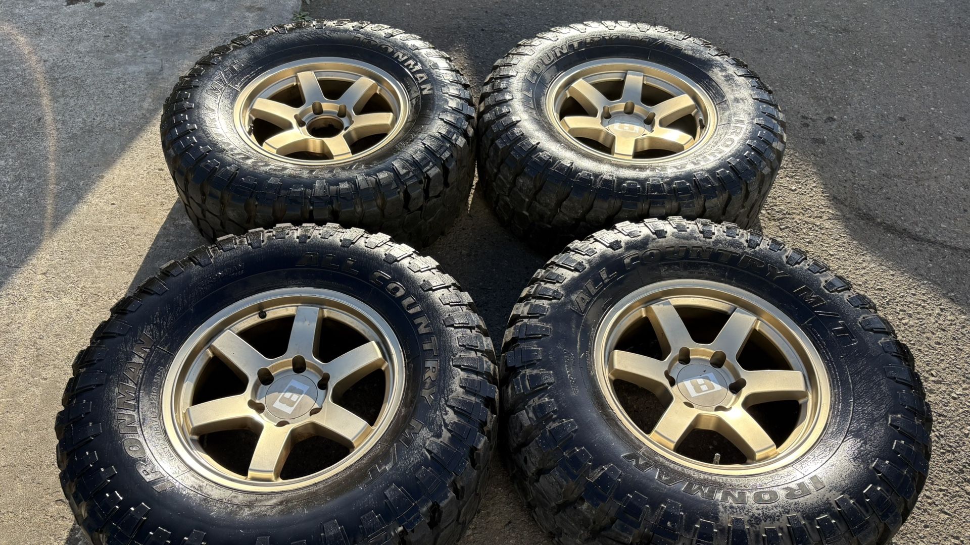 17 INCH GOLD AFTER MARKET RIMS AND TIRES 6 lug
