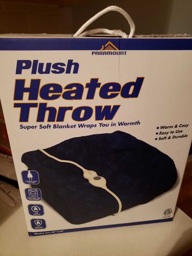 Paramount plush heated throw blanket