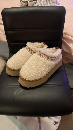 Womans Chunky platform Mule/ Slipper/Shoes. From Amazon 