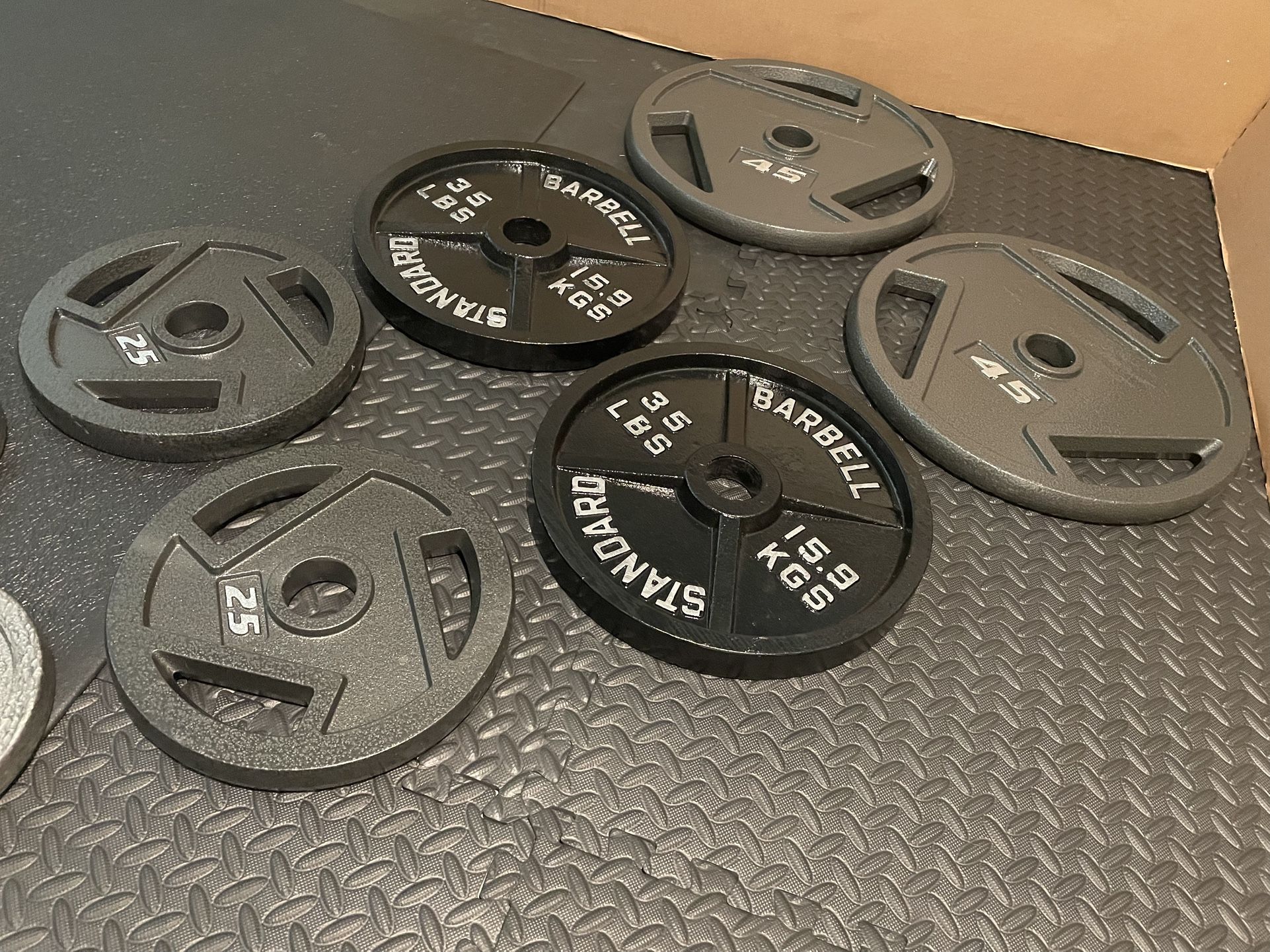 BRAND NEW Olympic Weights Plates Set. Total weight 240#