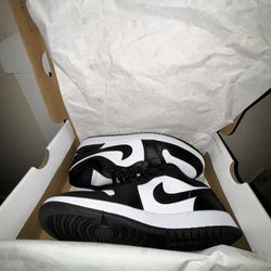 Nike Air Jordan 1 Low Panda Black White - WMNS 12 / Men's 10.5 - New