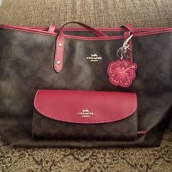 Coach City zip tote With Matching Wallet