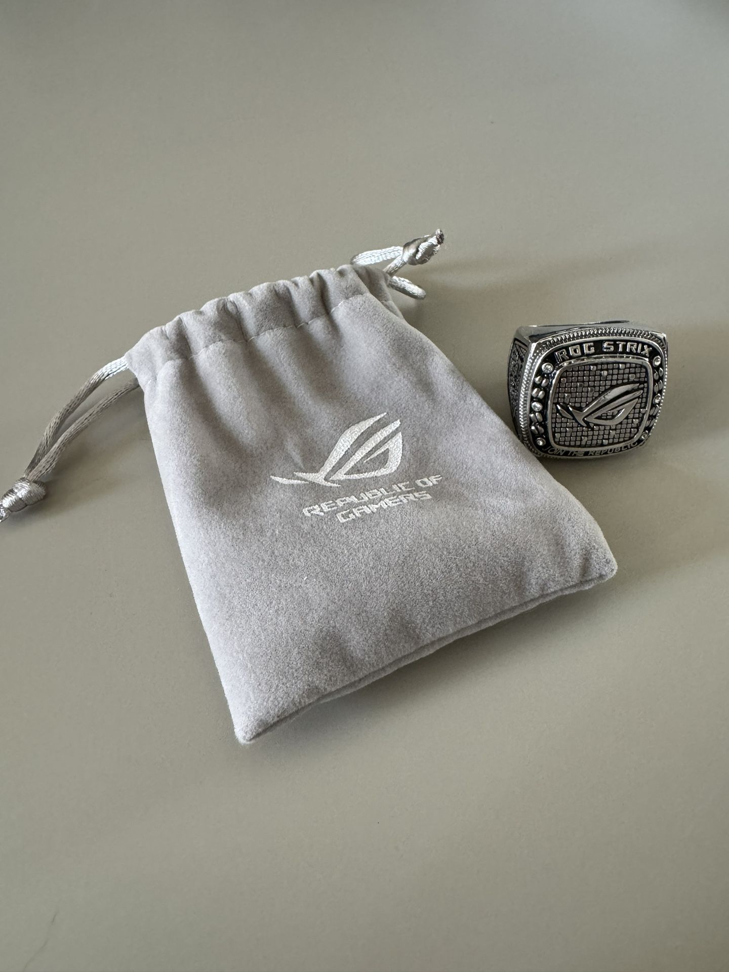 ASUS ROG RTX 30 Series STRIX White Limited Edition Ring for Sale 