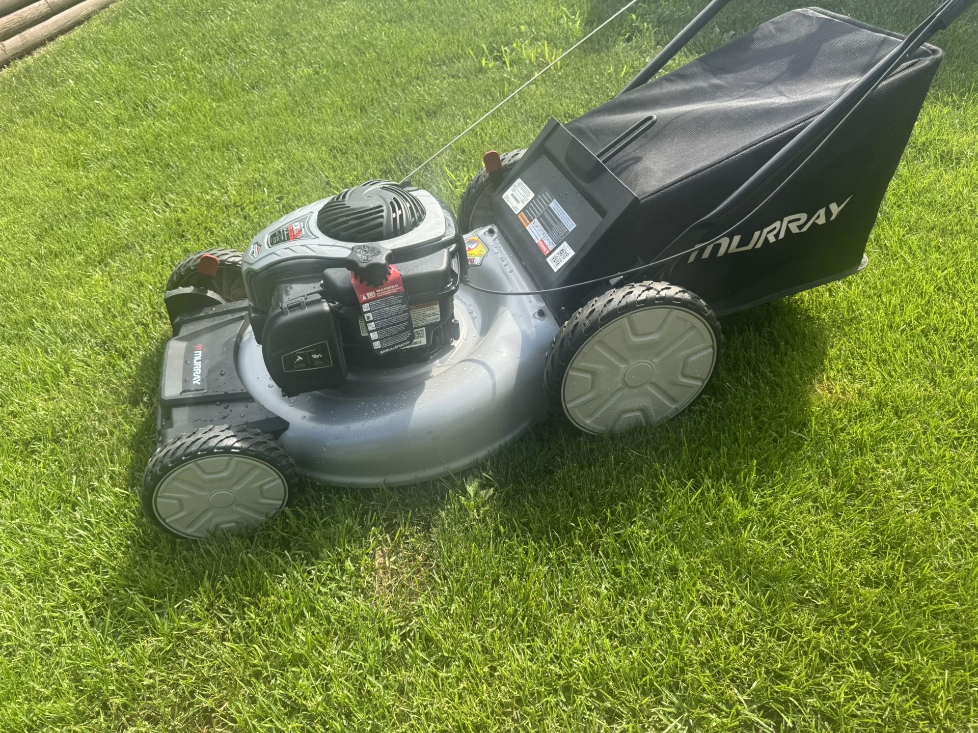 Murray Hi Wheel Push Mower 140cc With 22” Cut Lightly Used. Must Pickup