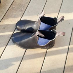 NEW BLUNDSTONE MANS BOOTS, BLACK, SIZE 7.5