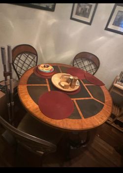 Round dining table and 4 chairs