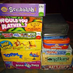 Lot Of 12 Board Games Complete With All Playing Pieces, Player Manuals  And Travel Zipper Case For Poker Chips