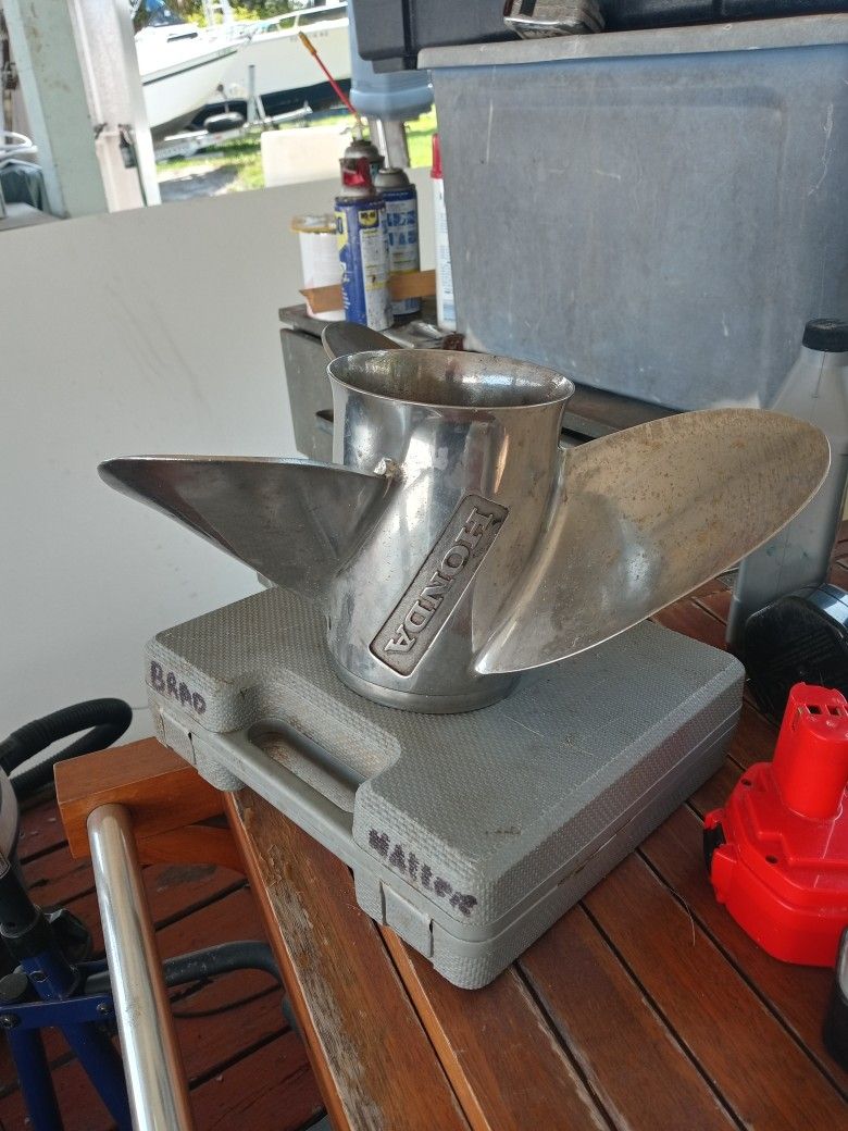 Stainless-steel propeller