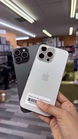 Unlocked - iPhone 15 pro max 256 Gb and clean imei