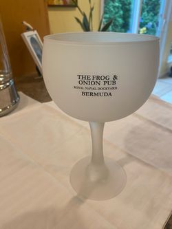 FROG & ONION PUB Frosted Goblet Glass Royal Naval Dockyard BERMUDA  32oz.