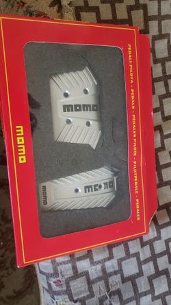 Momo Pedals