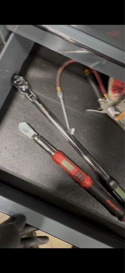 3/8 and 1/2 snap on torque wrenches 700 obo