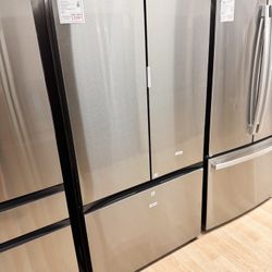 New Samsung Bespoke 3-Door French Door Refrigerator with Beverage Center  RF30BB6600QLA