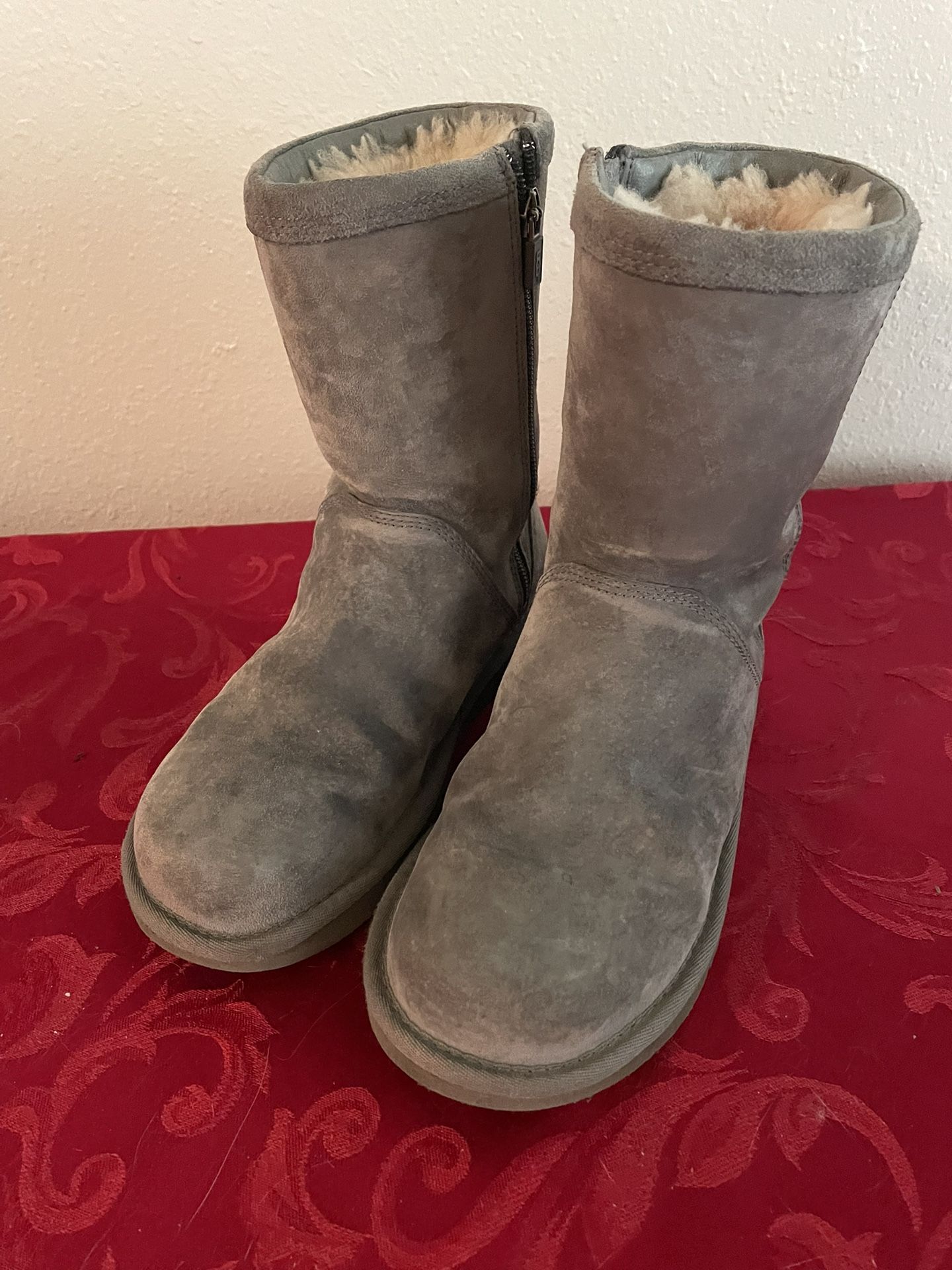 UGGS Size 6
