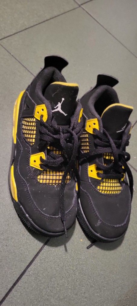 Jordan 4 Retro