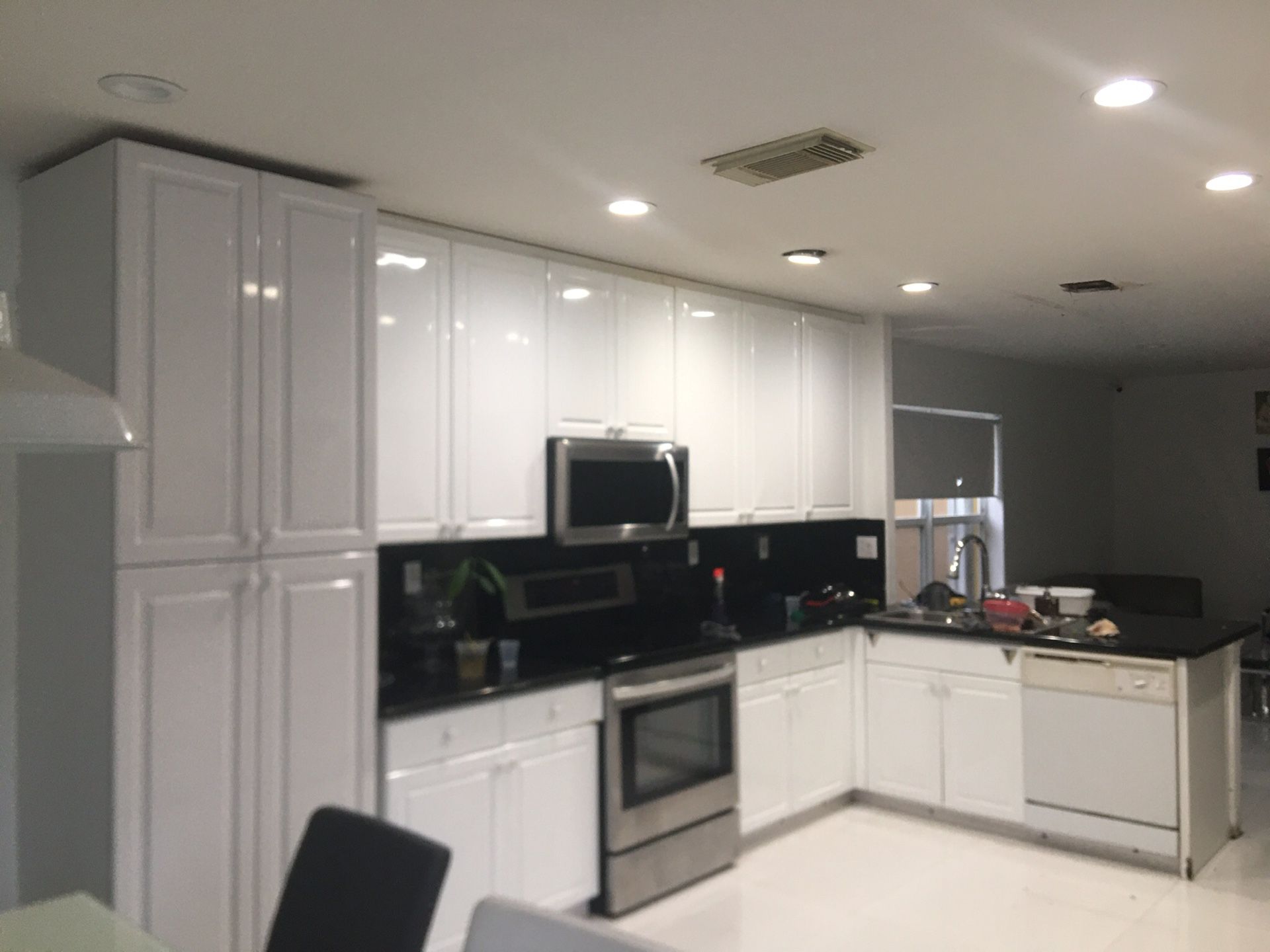 White high gloss Kitchen cabinets