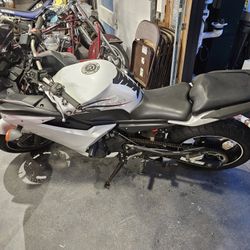 2009 Yamaha FZ6R