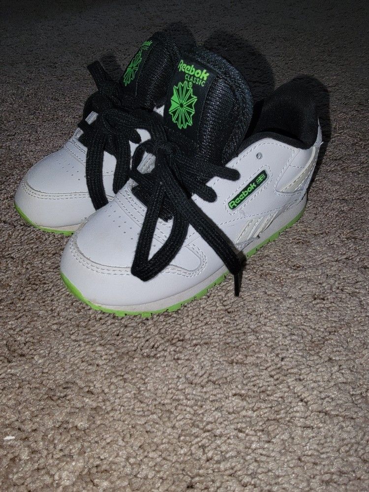 Boys Size 8 Reebok