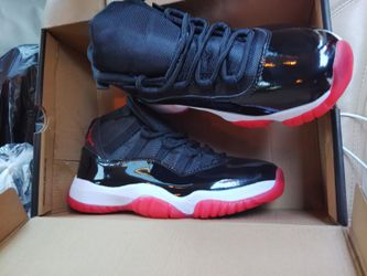 Bred 11s Size 8 