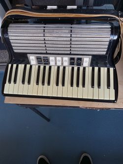 Hohner Tango II Accordion With Case For Sale