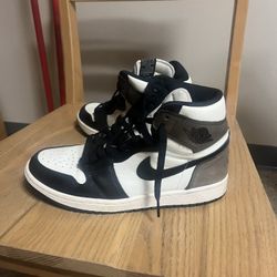 Air WJordan 1 Retro High OG ( Size 8 )