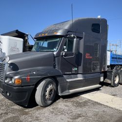 2004 Freightliner Tractor
