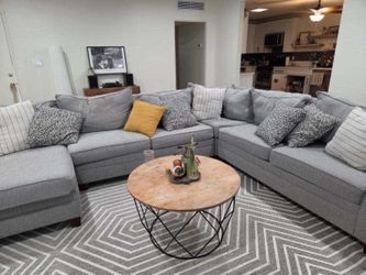 Couch set