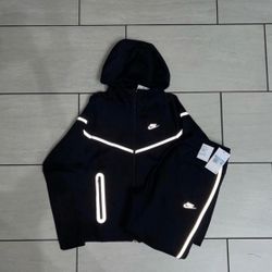 Nike Tech Set