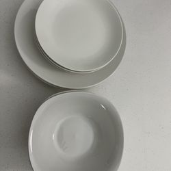 Set Of 4 Plates/Bowls