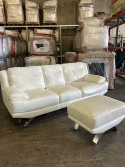 White Sofa Leather Couch + Foot Rest Sofia Vergara Rooms To Go FREE DELIVERY