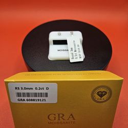 Certified Round-Cut Moissanite Stud Earrings 3mm