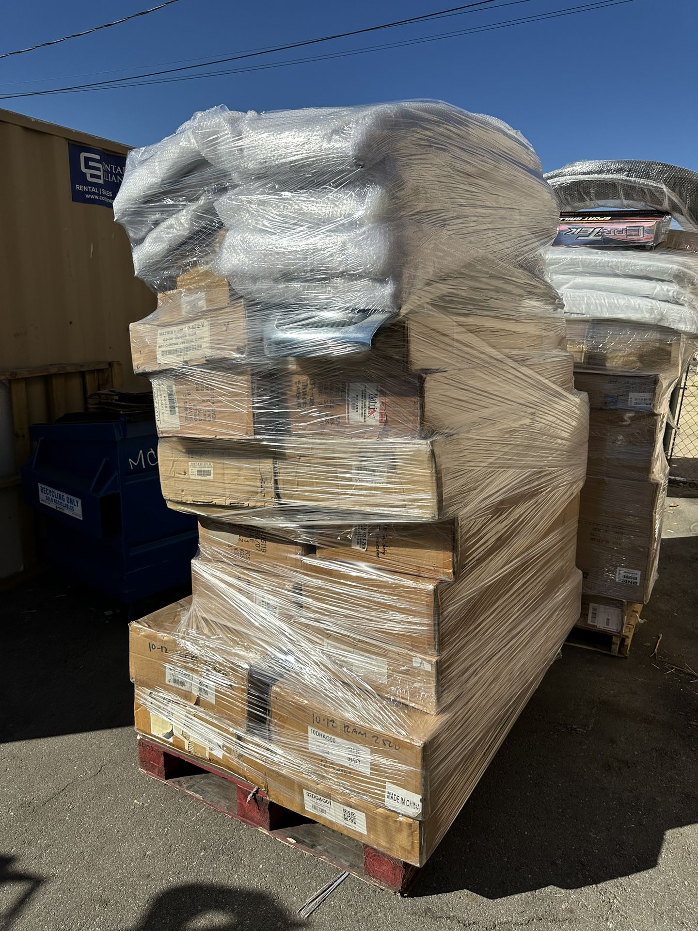 Truck Grilles Assorted Pallets