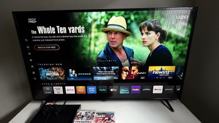 Vendo TV y mesa en 120 dólares