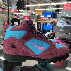Nike ACG Tires Mid WP Team Red Dusty Cactus