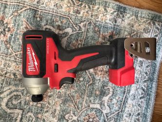 Milwaukee impact m18