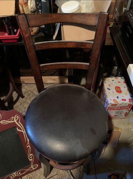 3 Bar Stools
