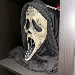 MELISSA BERRERA ( RARE AUTHENTIC SIGNED ) SCREAM 6 25TH ANIVERSSARY SPARKEL MASK 