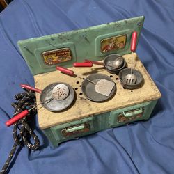 Vintage Little Orphan Annie’s Child’s Toy Stove With Pans 
