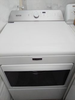 Nearly New Maytag Bravo Dryer gas