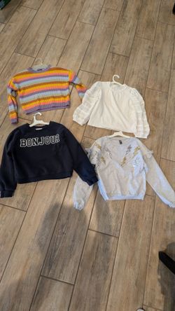 4 girl sweaters .large (10)