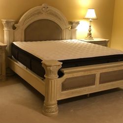 Elegant King Size Bed By Michael Amini 