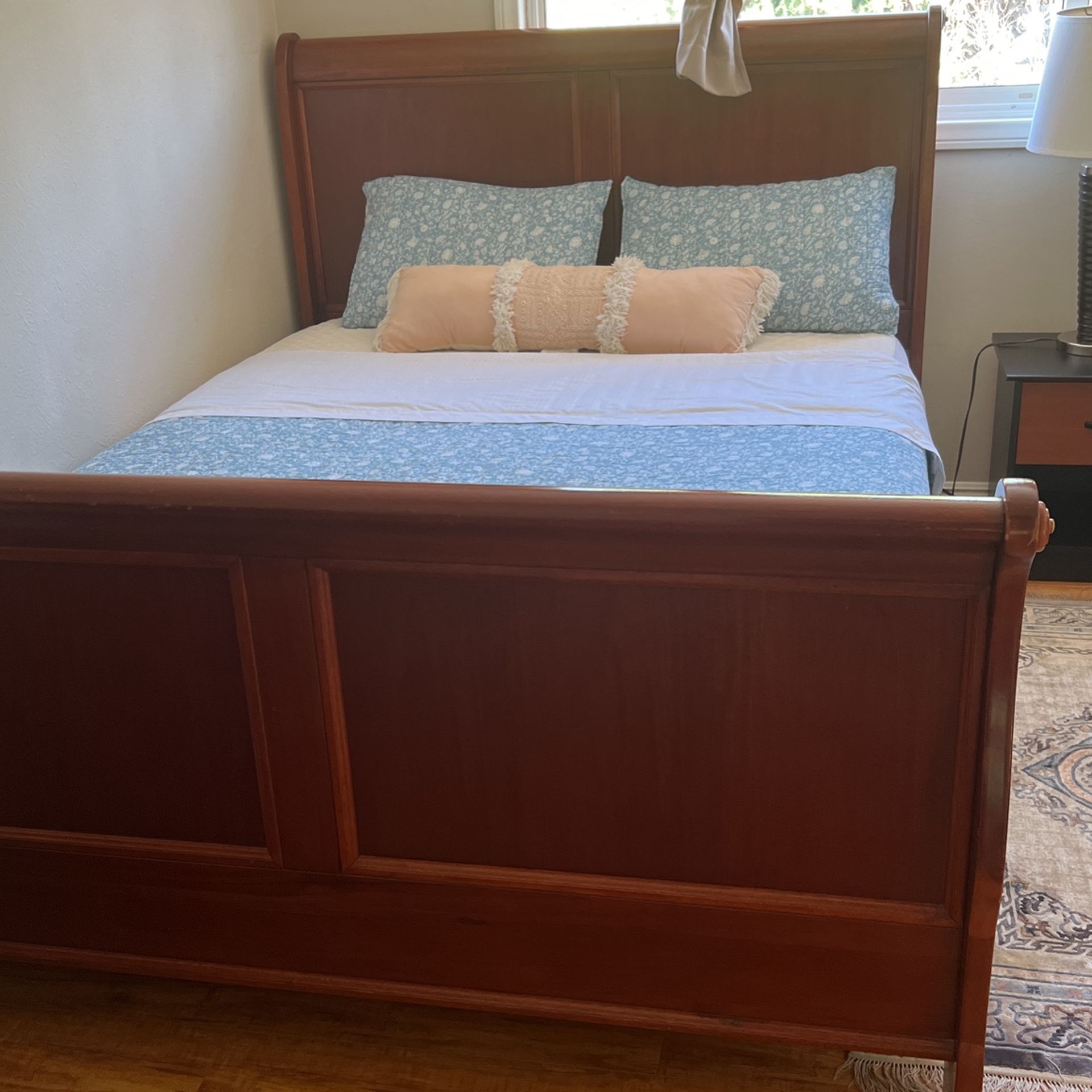 Queen Size Bed Frame With Mattress