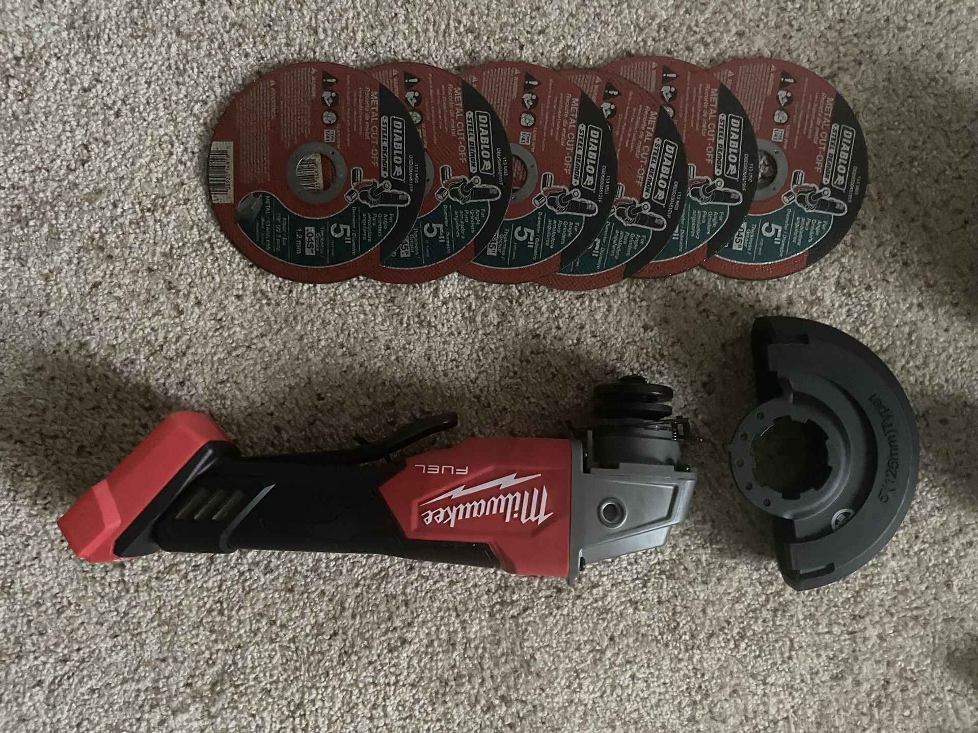 Milwaukee Grinder + 6 Steel Cutters