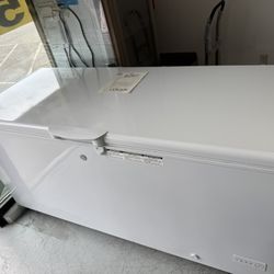 22 Cu.ft Garage Ready Chest Freezer