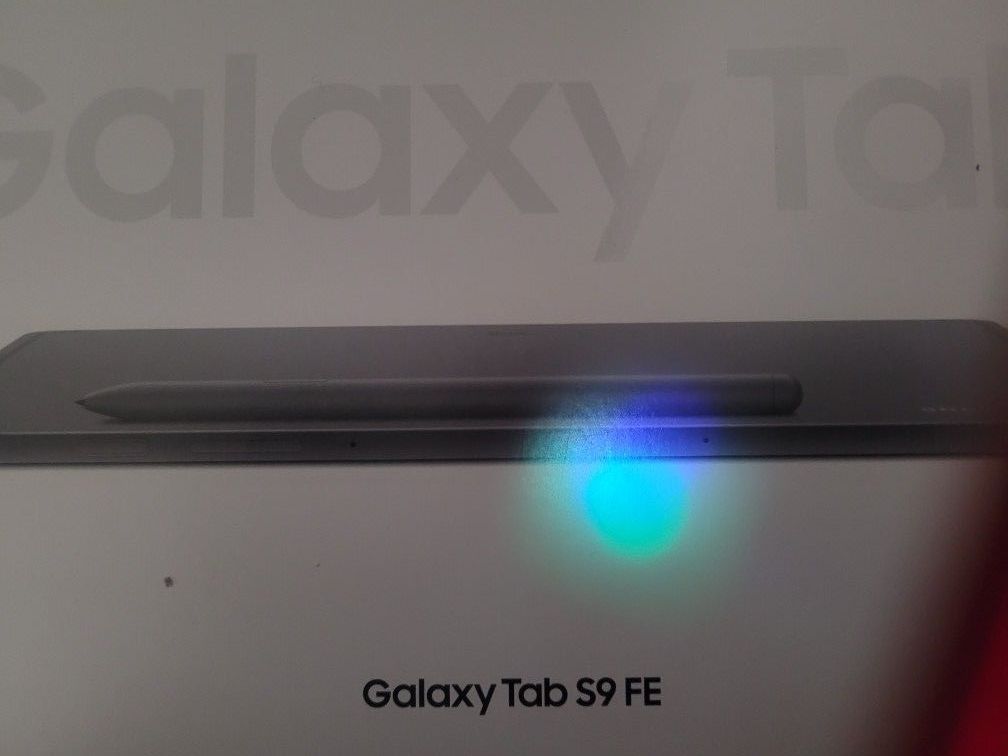 Galaxy Tab S9 SE (with)  Beats Studio Pro Headphones