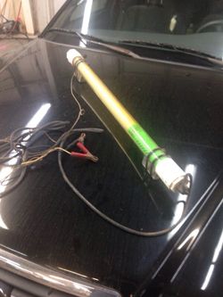 Fishing lamp and goes inside the water