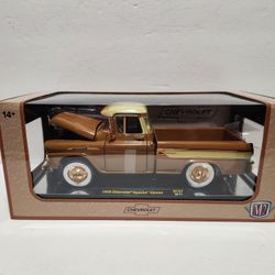 M2 Chevy Apache Cameo Chase Diecast
*Chase*