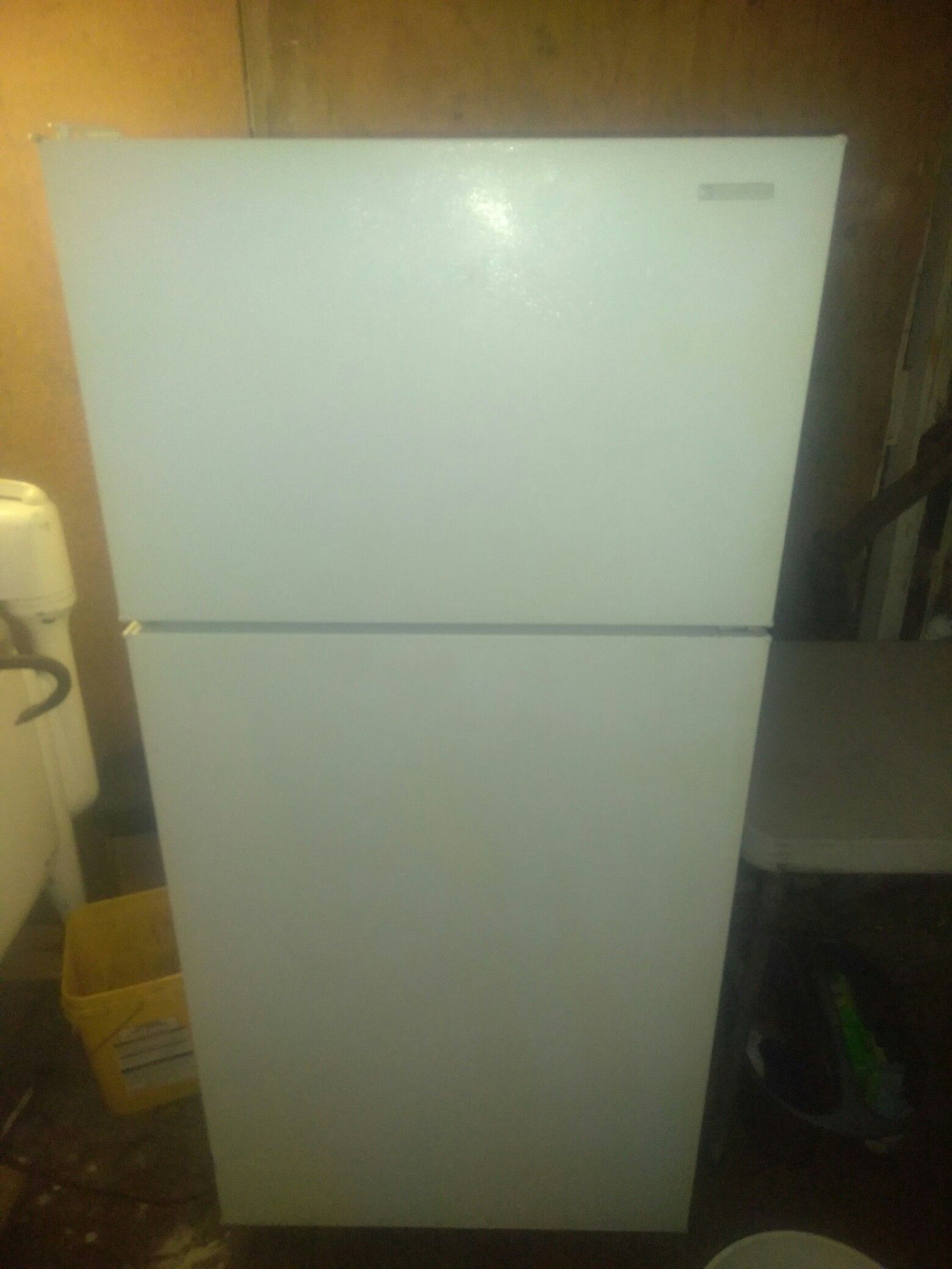 Apt size fridge, 14 cu ft fridge. Delivery available